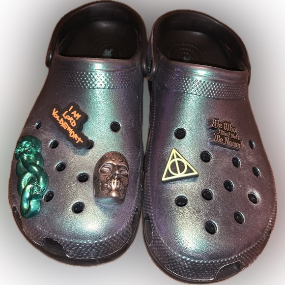 CROCS Harry Potter Men’s Iridescent The Dark Arts Lord Voldemort Foam Sandals 11 main image 7